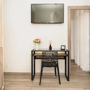 Centre Flat - Modern, Quiet And Brand New Apartment